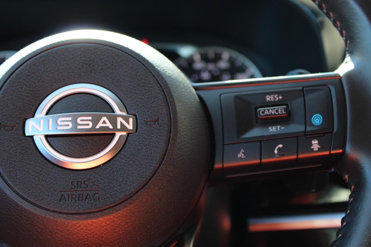 Nissan Pathfinder SV 2025