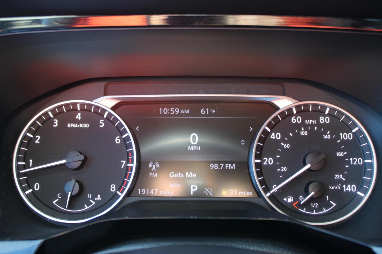 Nissan Pathfinder SV 2025