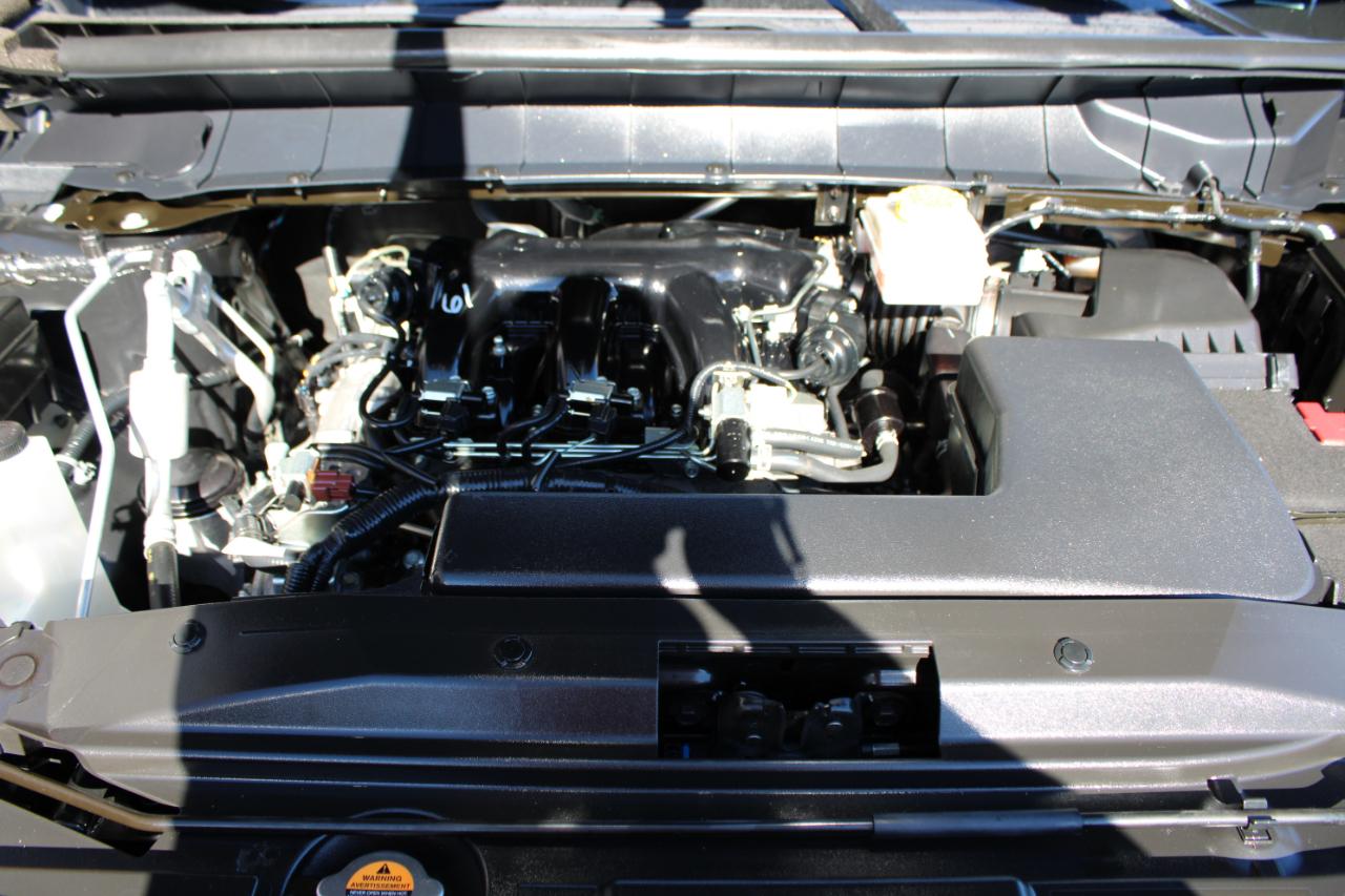Nissan Pathfinder SV 2025