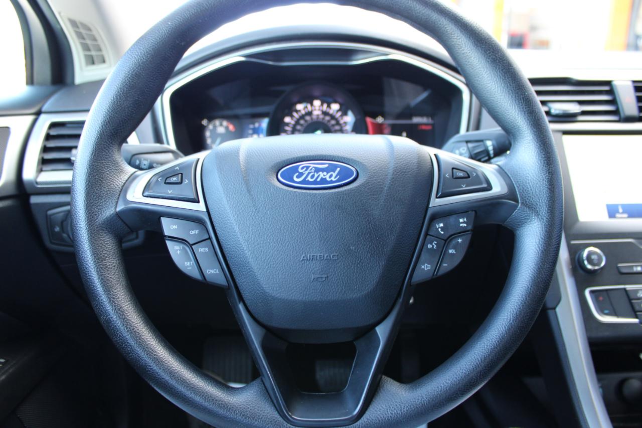 Ford Fusion SE 2020