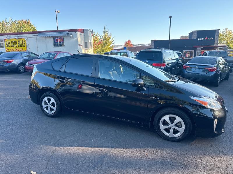 2015 Toyota Prius Two photo 3
