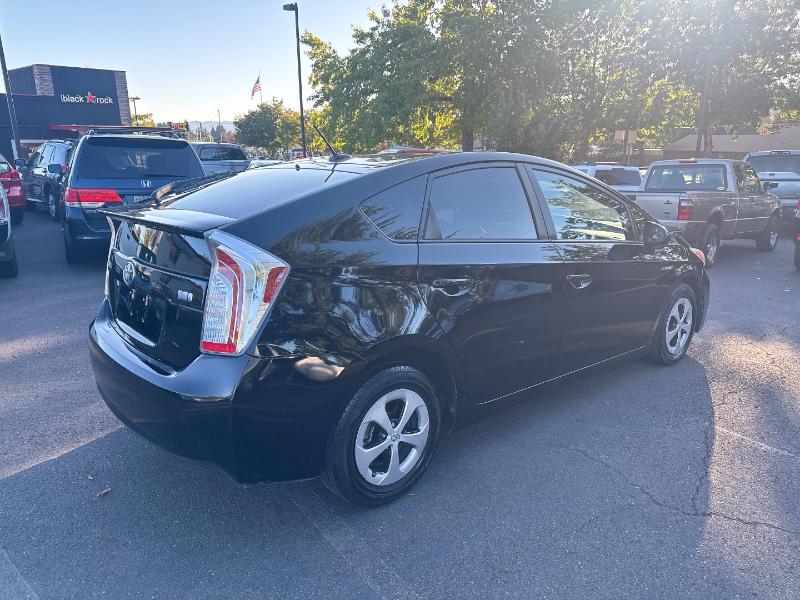2015 Toyota Prius Two photo 4
