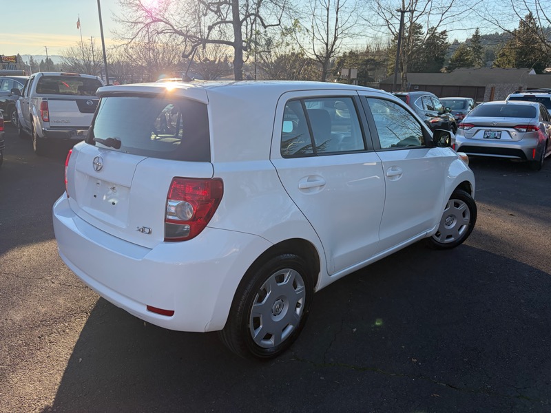 Scion xD  2010