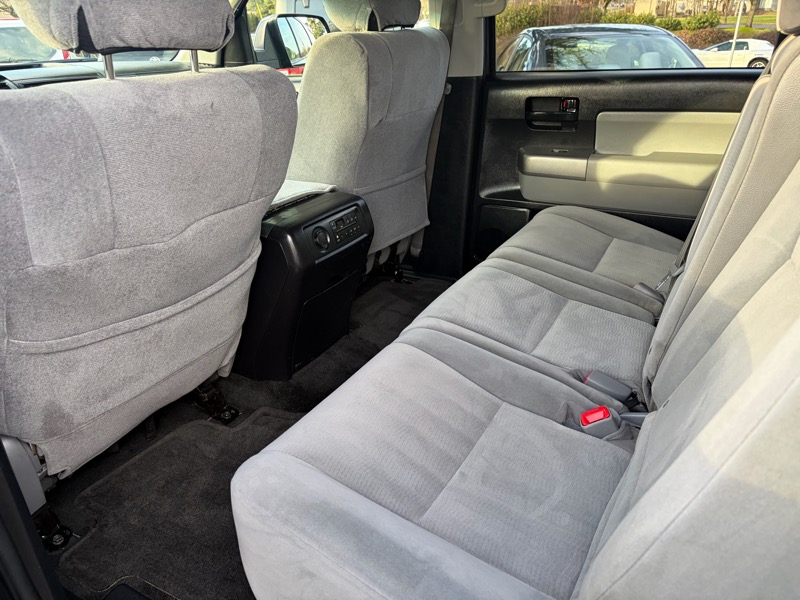 Toyota Sequoia SR5 5.7L 4WD 2014