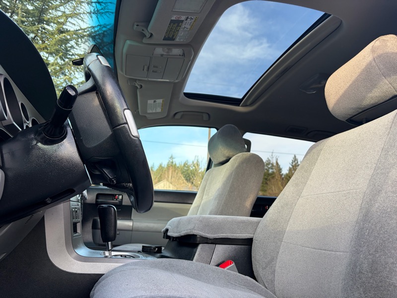 Toyota Sequoia SR5 5.7L 4WD 2014