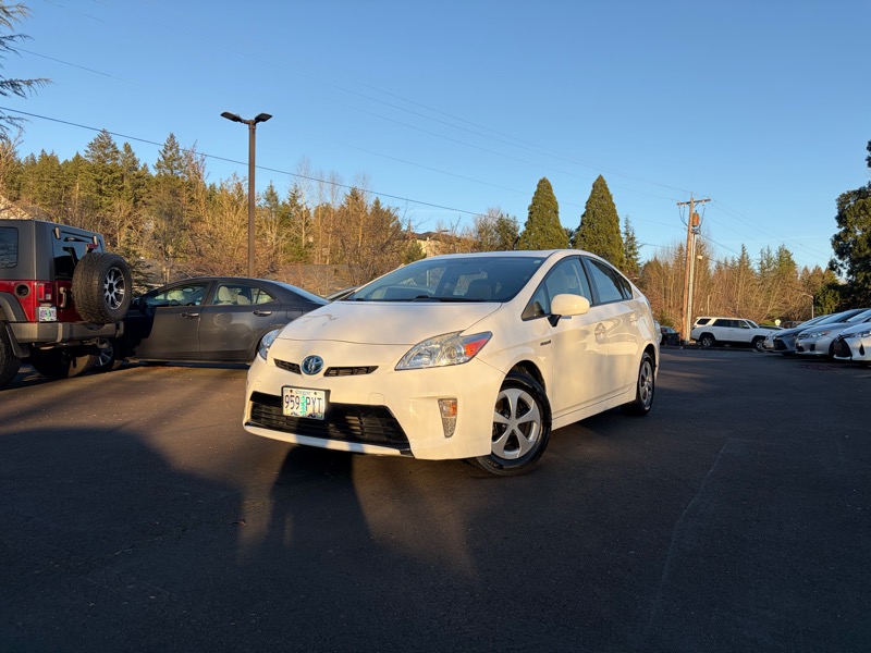 Toyota Prius Two 2014