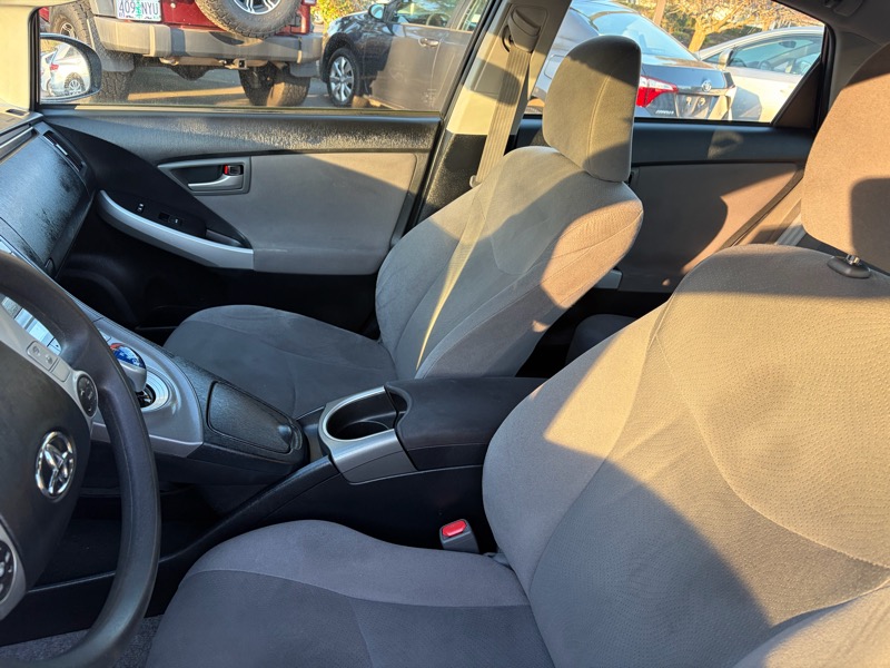 Toyota Prius Two 2014