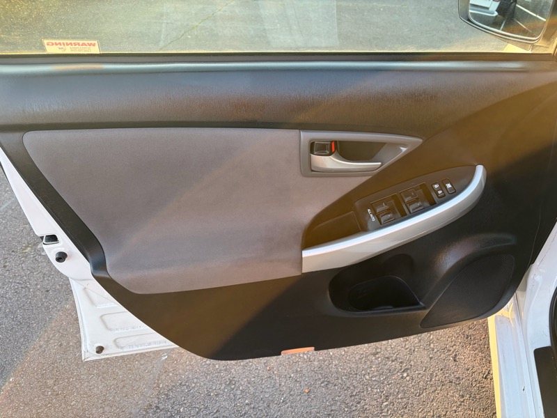 Toyota Prius Two 2014