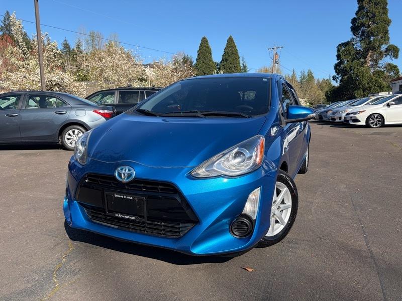 Toyota Prius c Three 2015