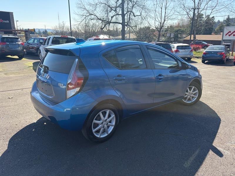 Toyota Prius c Three 2015