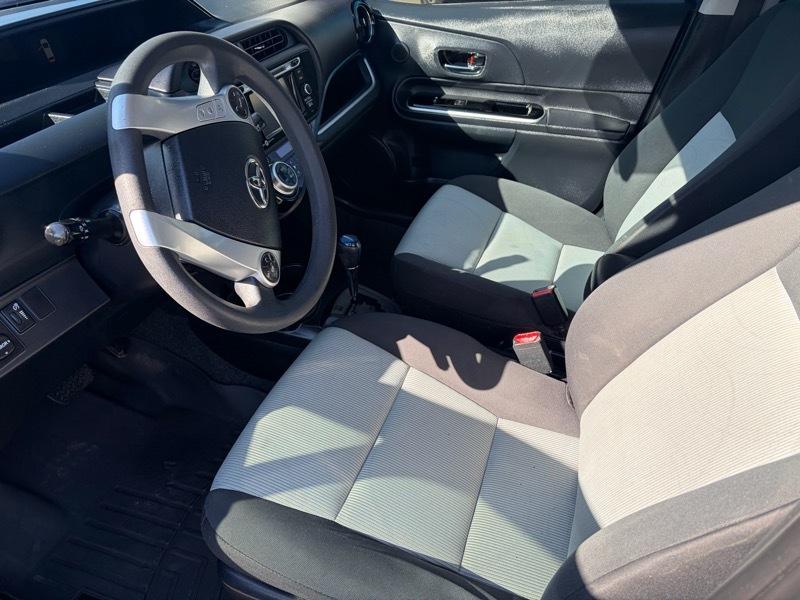 Toyota Prius c Three 2015