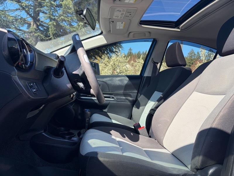 Toyota Prius c Three 2015