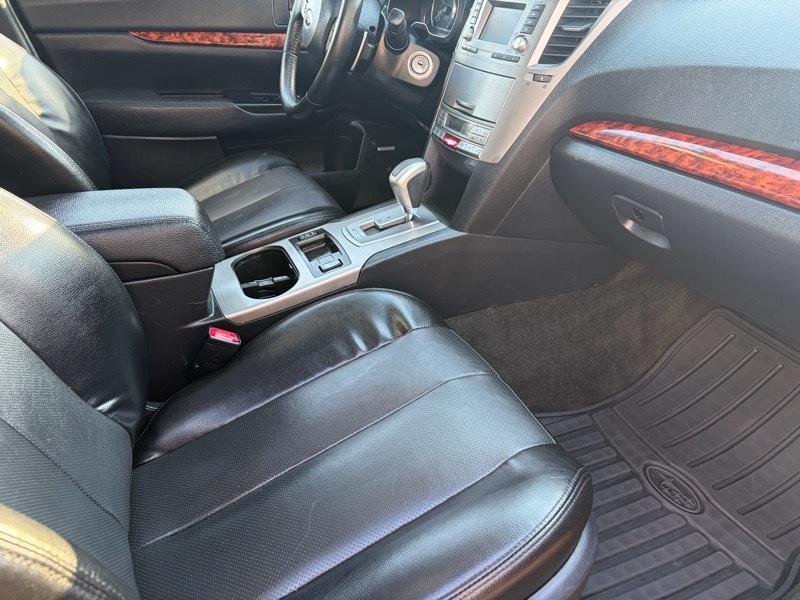 Subaru Outback 2.5i Limited 2012