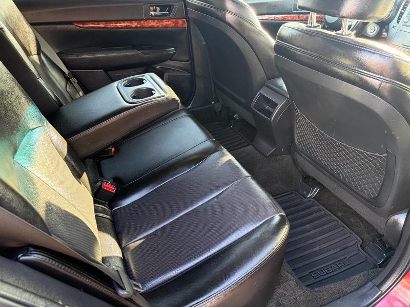 Subaru Outback 2.5i Limited 2012