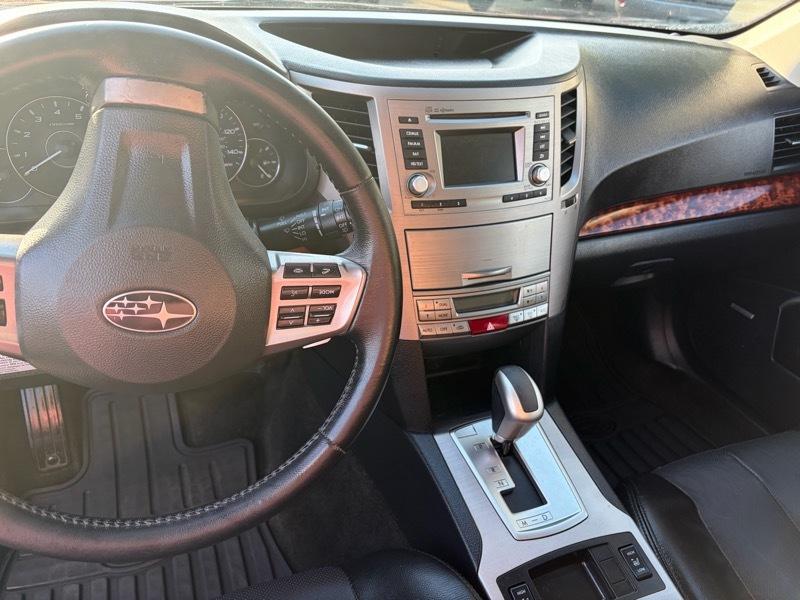 Subaru Outback 2.5i Limited 2012