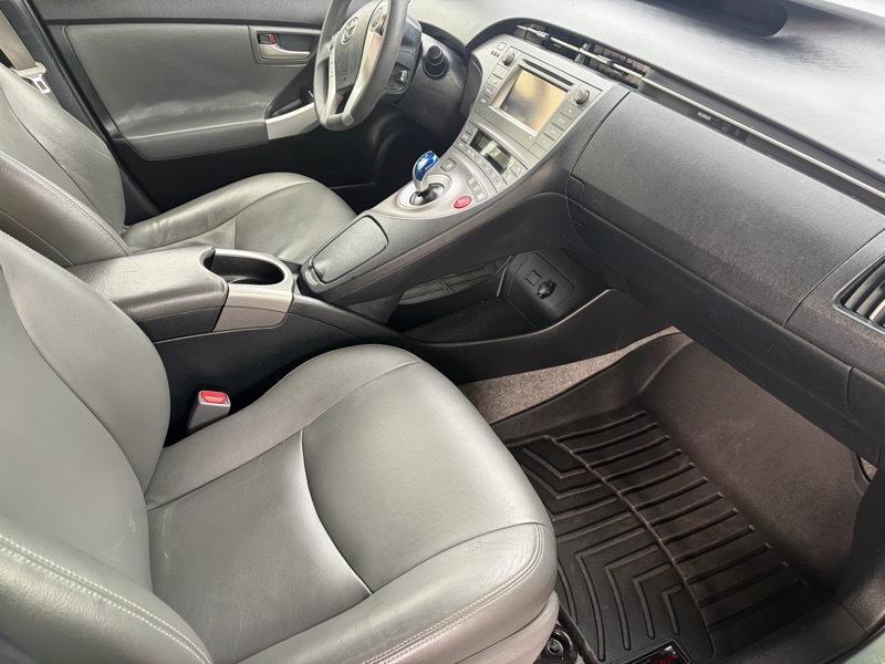 Toyota Prius Two 2015