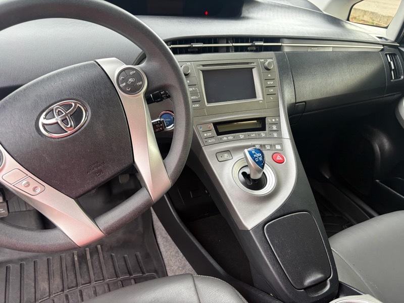 Toyota Prius Two 2015