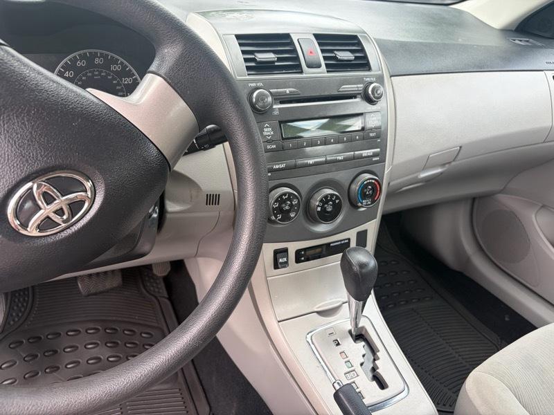 Toyota Corolla  2011