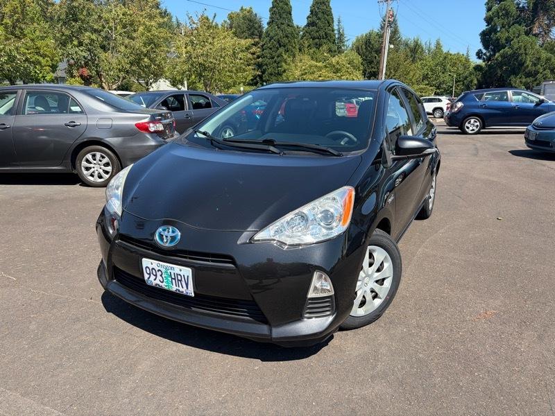 Toyota Prius c Three 2012