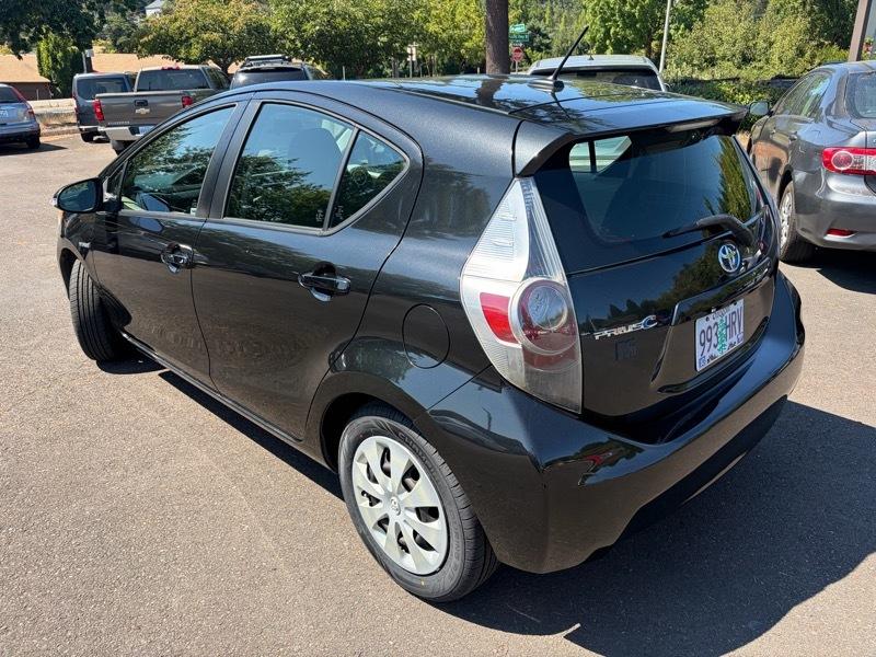Toyota Prius c Three 2012