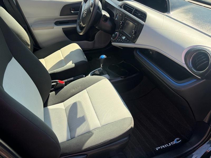 Toyota Prius c Three 2012