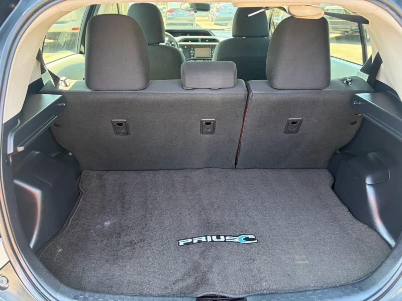Toyota Prius c Three 2012