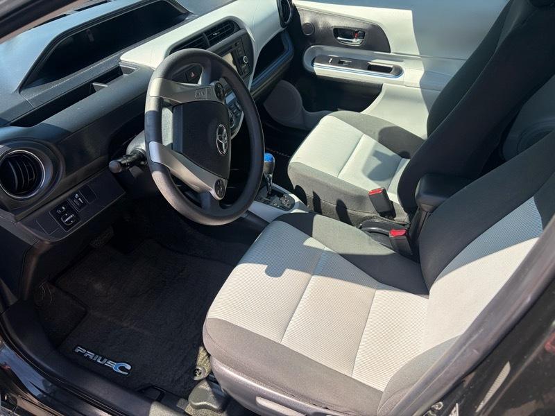 Toyota Prius c Three 2012