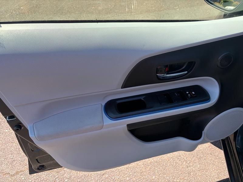 Toyota Prius c Three 2012