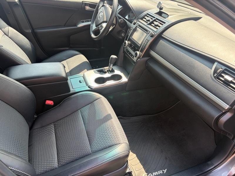 Toyota Camry SE 2014