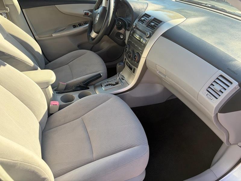 Toyota Corolla  2011