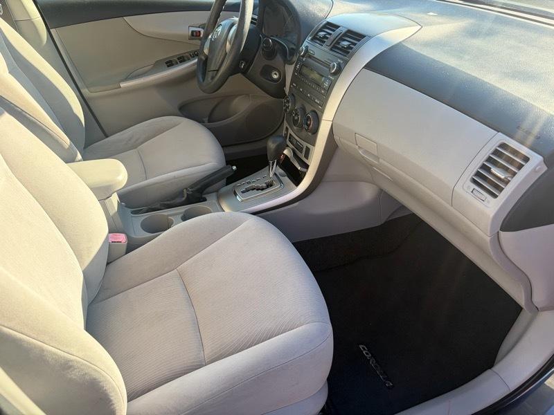 Toyota Corolla  2011
