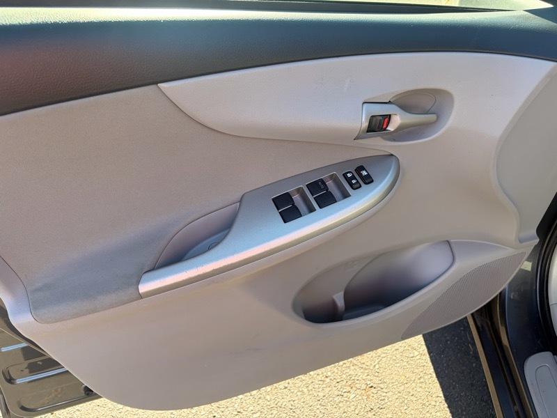 Toyota Corolla  2011