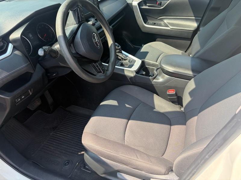 Toyota RAV4 LE AWD 2021