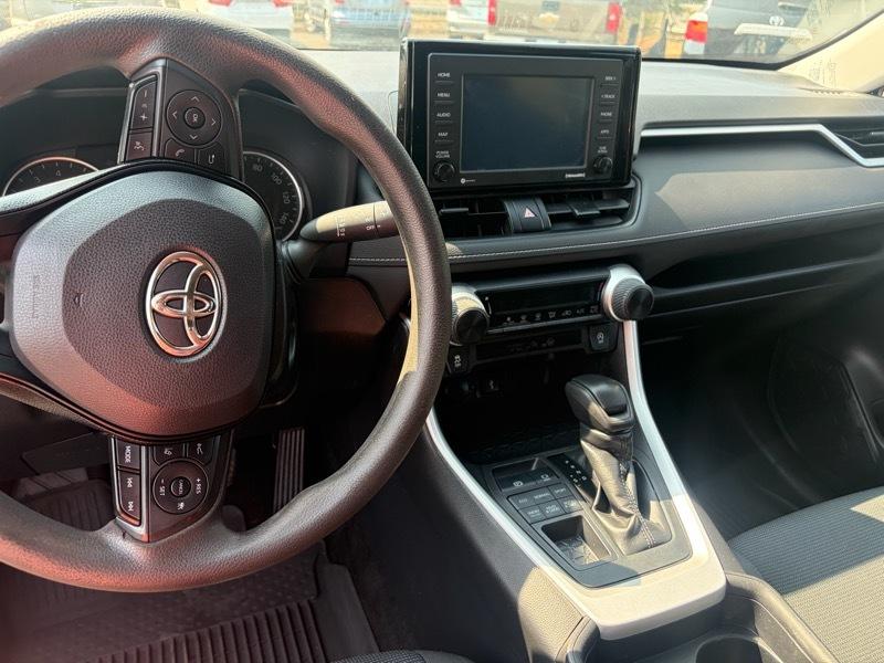 Toyota RAV4 LE AWD 2021