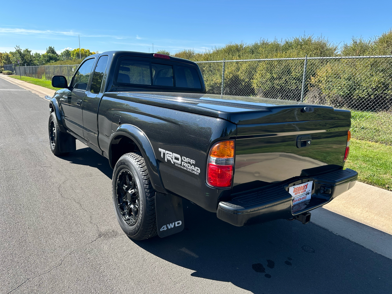 2004 Toyota Tacoma 4x4 Access Cab V6 TRD photo 3