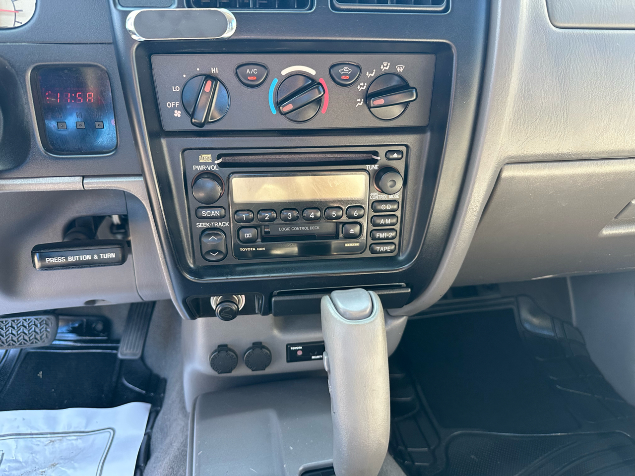 2004 Toyota Tacoma 4x4 Access Cab V6 TRD photo 9
