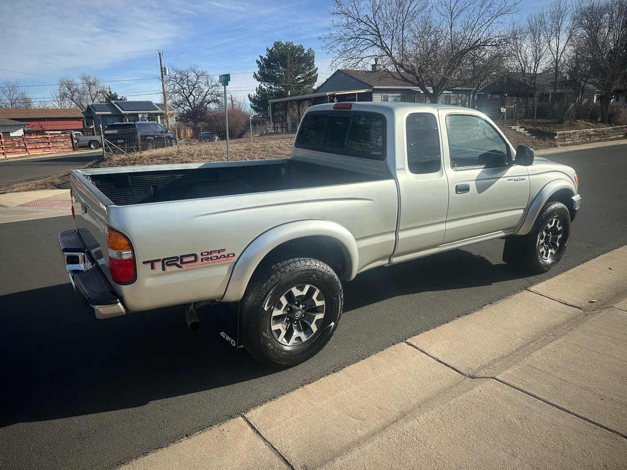 Toyota Tacoma 4WD Access Cab I4 AT SR5 (Natl) 2002