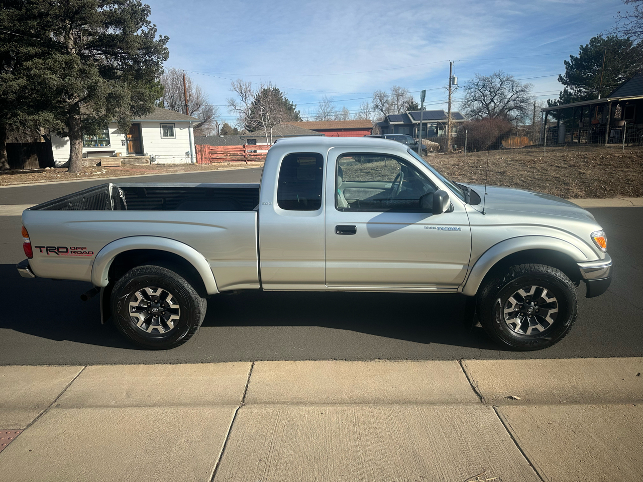 Toyota Tacoma 4WD Access Cab I4 AT SR5 (Natl) 2002