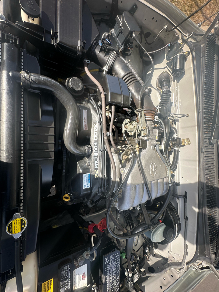 Toyota Tacoma 4WD Access Cab I4 AT SR5 (Natl) 2002