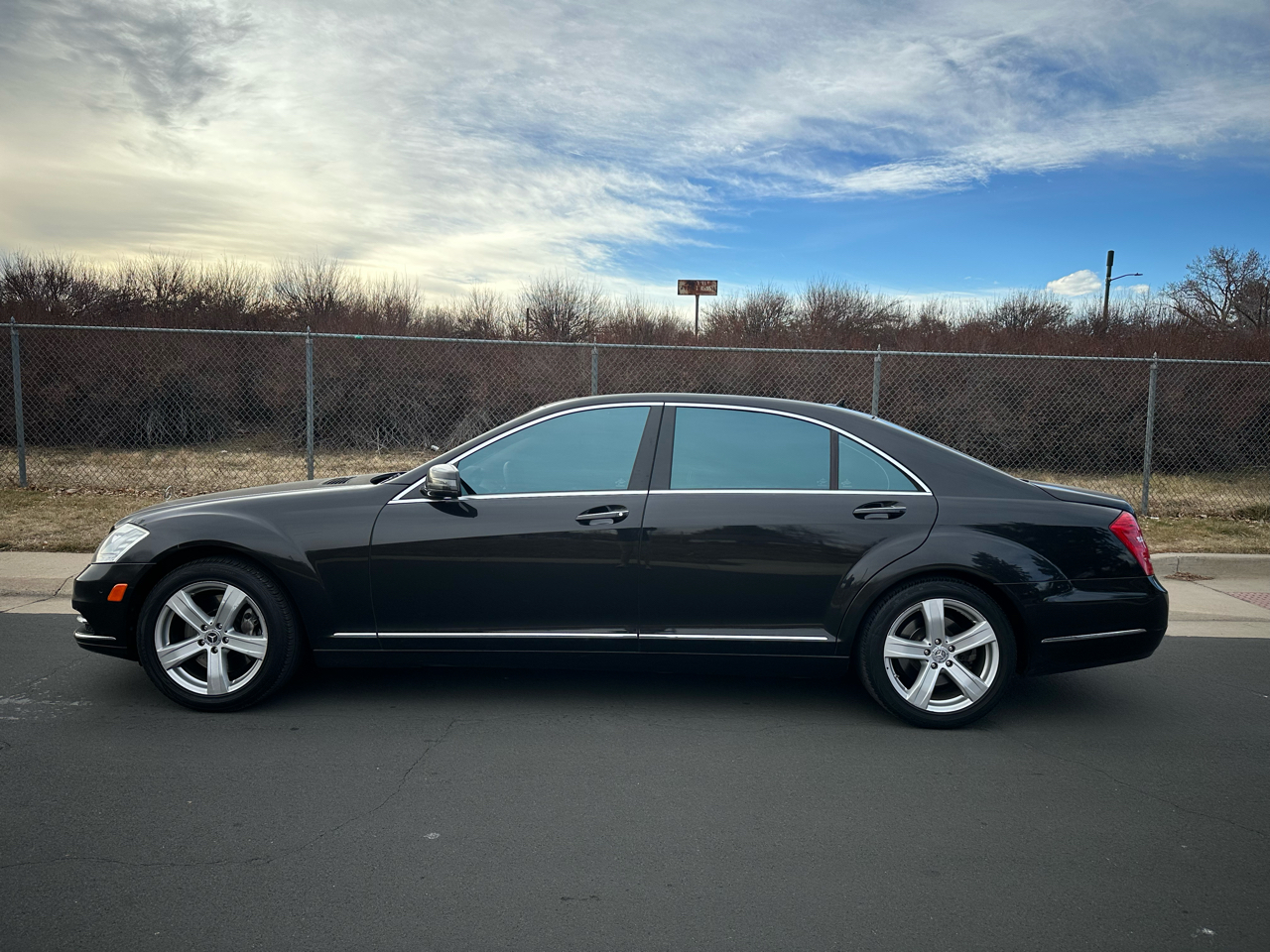 Mercedes-Benz S-Class S550 4-MATIC 2011