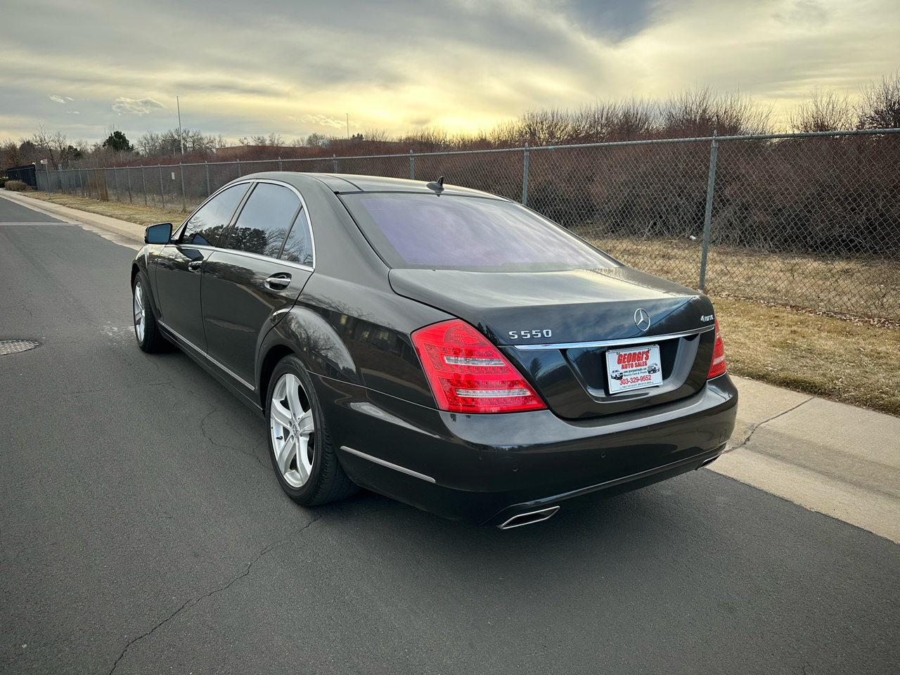 Mercedes-Benz S-Class S550 4-MATIC 2011