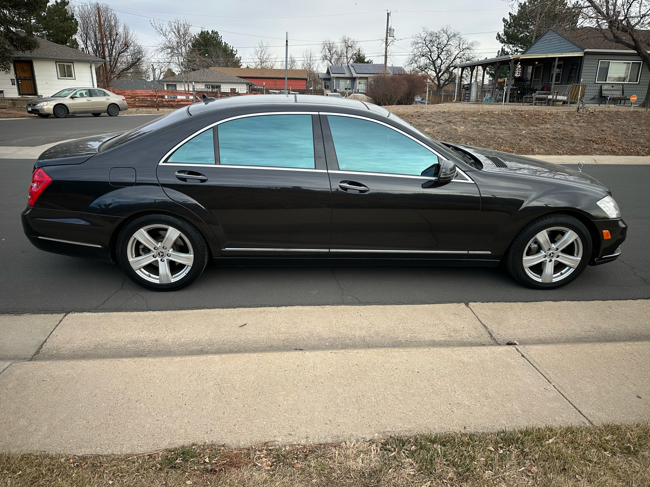 Mercedes-Benz S-Class S550 4-MATIC 2011
