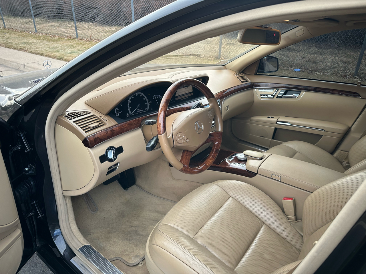 Mercedes-Benz S-Class S550 4-MATIC 2011