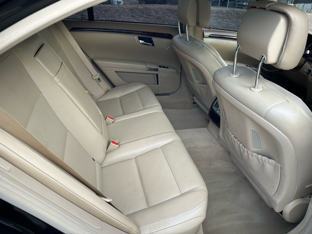 Mercedes-Benz S-Class S550 4-MATIC 2011