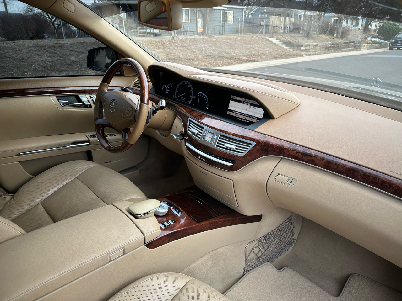 Mercedes-Benz S-Class S550 4-MATIC 2011