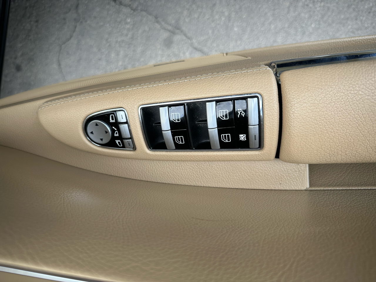 Mercedes-Benz S-Class S550 4-MATIC 2011