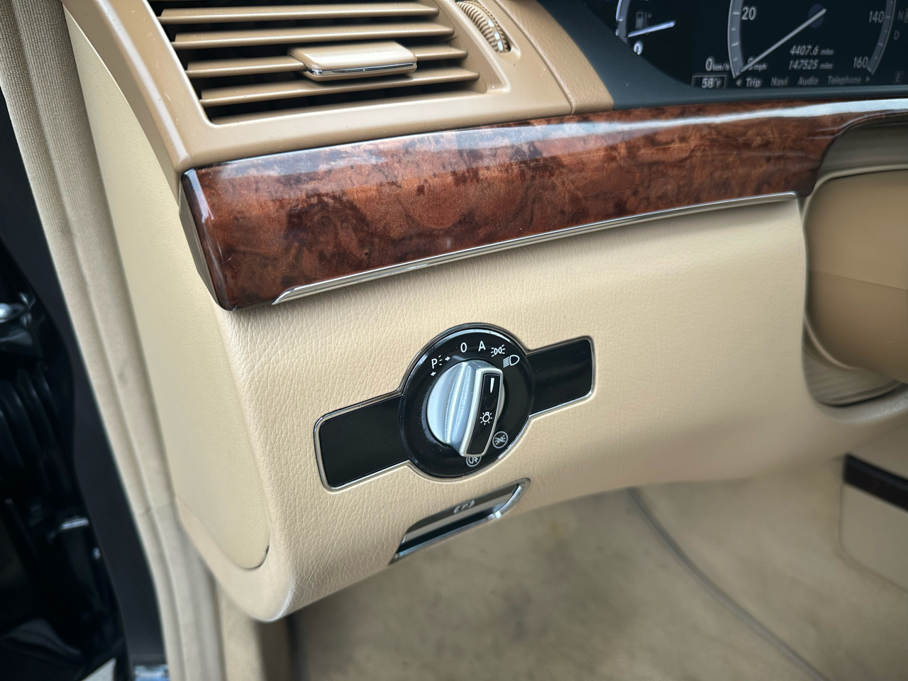 Mercedes-Benz S-Class S550 4-MATIC 2011