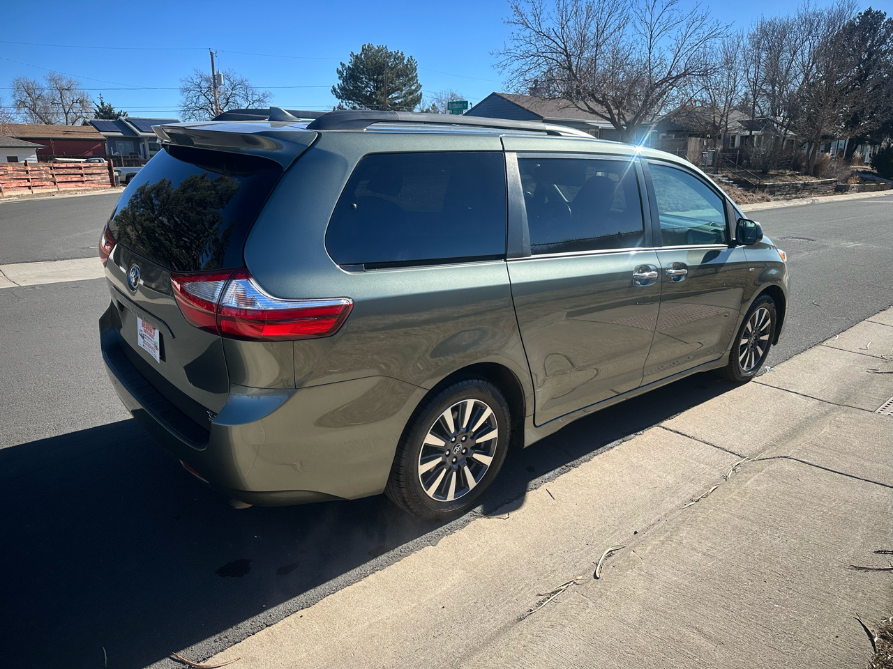 Toyota Sienna XLE 7-Passenger AWD 2019