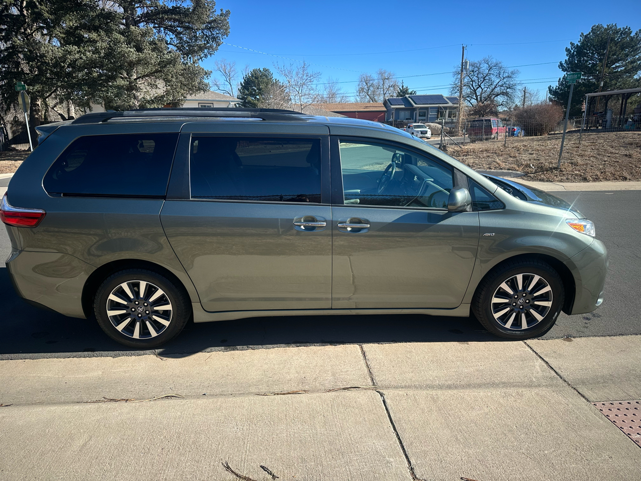 Toyota Sienna XLE 7-Passenger AWD 2019