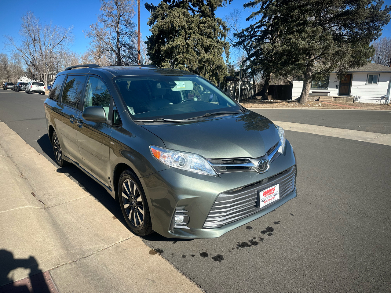 Toyota Sienna XLE 7-Passenger AWD 2019